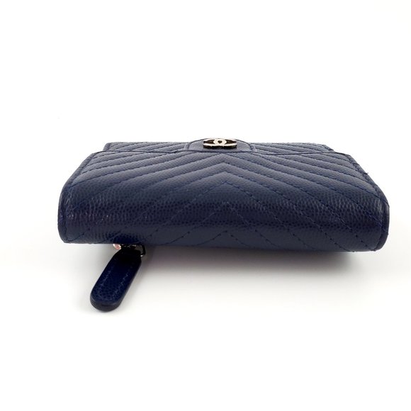 Authentic CHANEL Classic Navy Blue CaviarCompact Quilted Flap Chevron Wallet - Picture 7 of 14